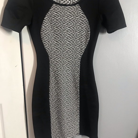AKIRA DRESS- Bodycon Going out Dress, Black and White slimming BBL Dress - Picture 3 of 8